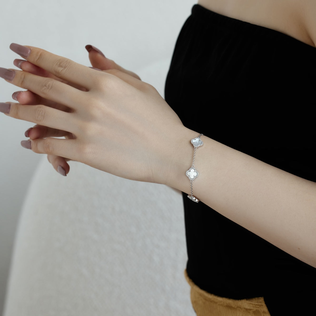 Lunar Petals–925 Silver Mother of Pearl Clover Zircon Bracelet