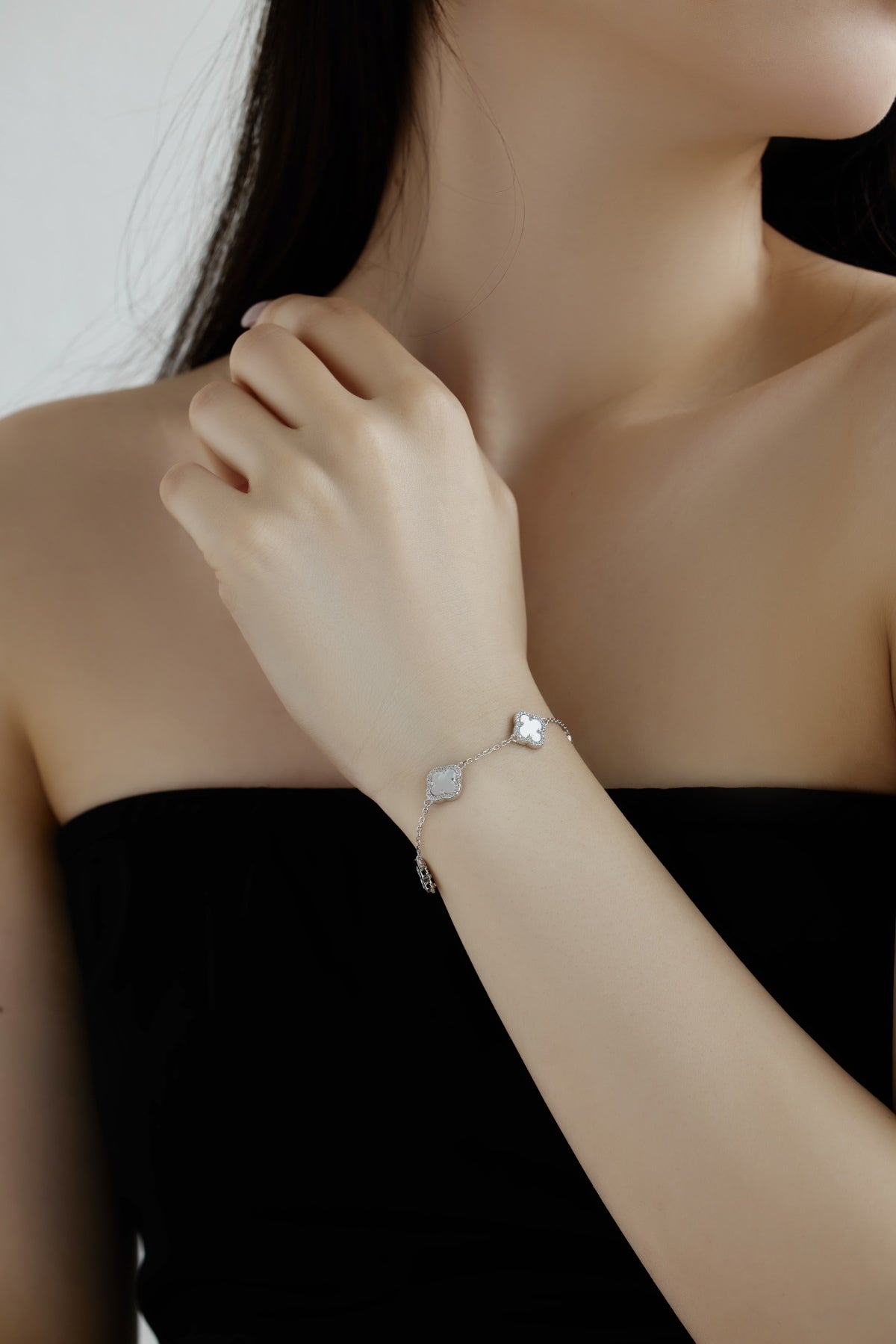 Lunar Petals–925 Silver Mother of Pearl Clover Zircon Bracelet